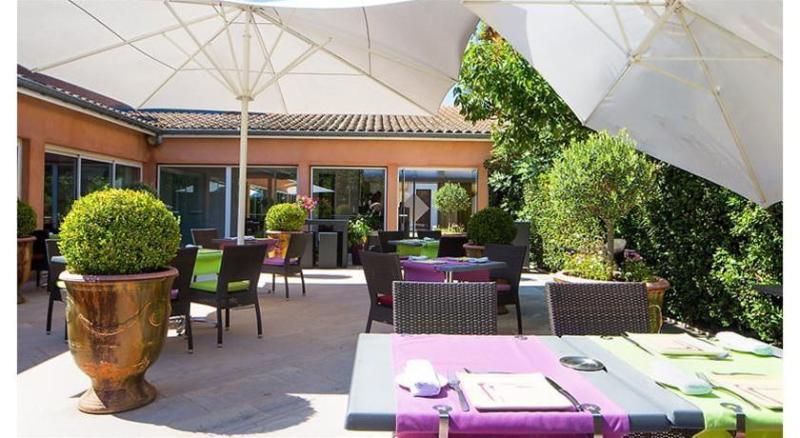 Le Carre D'Alethius Logis Hotel Restaurant Charmes-sur-Rhone Exteriör bild