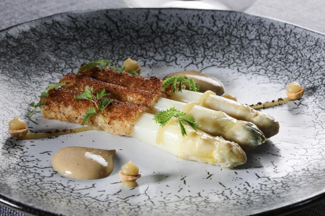 Le Carre D'Alethius Logis Hotel Restaurant Charmes-sur-Rhone Exteriör bild