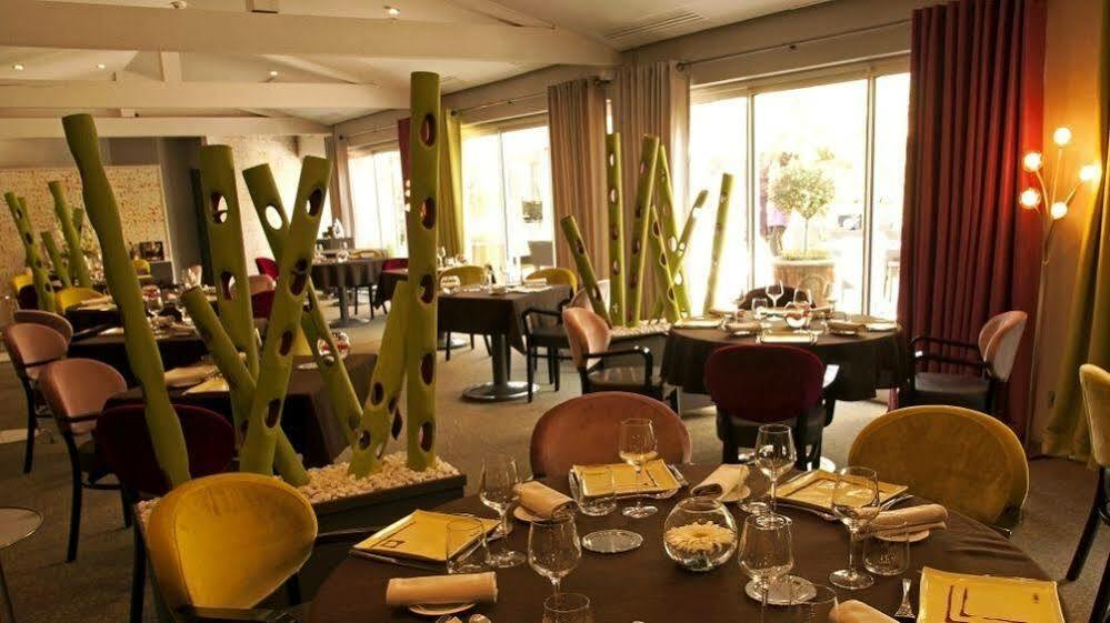 Le Carre D'Alethius Logis Hotel Restaurant Charmes-sur-Rhone Exteriör bild
